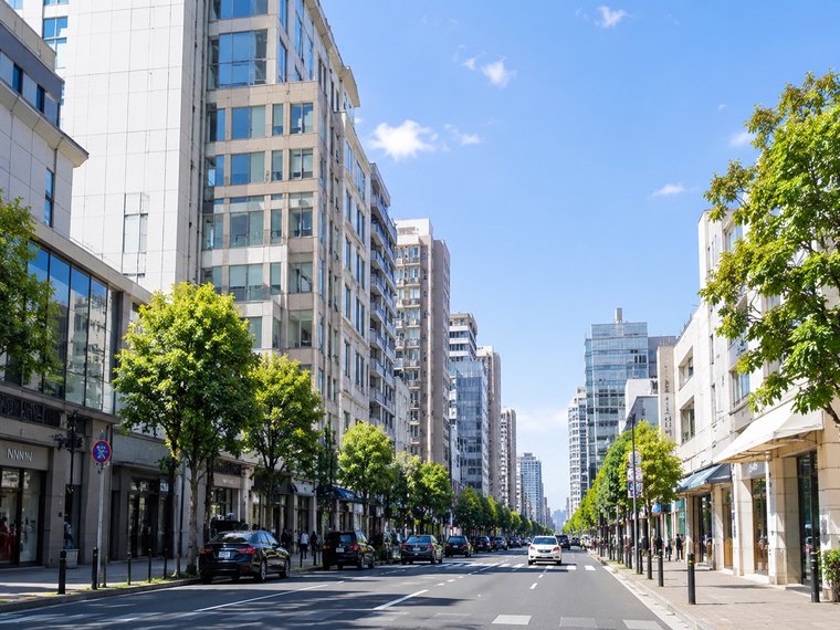 お店が並ぶ街並み